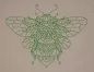 Preview: Eine grün gestickte Biene bestehend aus Linien ohne Füllungen. Preview: Eine grün gestickte Biene bestehend aus Linien ohne Füllungen.