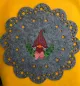Preview: Weiblicher christmas Gnome auf ein Filz-Tischset gestickt. Preview: Weiblicher christmas Gnome auf ein Filz-Tischset gestickt.