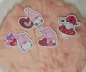 Preview: Stickdatei Set Lovegnomes Sparset 4 in 1 mit Dateien für Mugrugs, Schokohüllen, Anhänger und Stabdesigns Preview: Stickdatei Set Lovegnomes Sparset 4 in 1 mit Dateien für Mugrugs, Schokohüllen, Anhänger und Stabdesigns