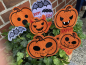 Preview: Stickdatei Set Halloween Stabdeko groß & klein mit lustigen Gestichtern im Blumentopf.