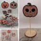 Preview: Stickdatei Set Halloween Stabdeko groß & klein mit lustigen Gesichtern auf Holzstab.