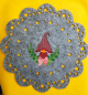 Preview: Weiblicher christmas Gnome auf ein Filz-Tischset gestickt.
