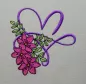 Preview: Geschwungene Linie die ein Herz bildet mit pinkem Blumenbouquet. Preview: Geschwungene Linie die ein Herz bildet mit pinkem Blumenbouquet.