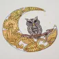 Preview: Stickdatei Set Magic Owl Eule sitzend auf Mond welcher aus gelben Ornamenten besteht
