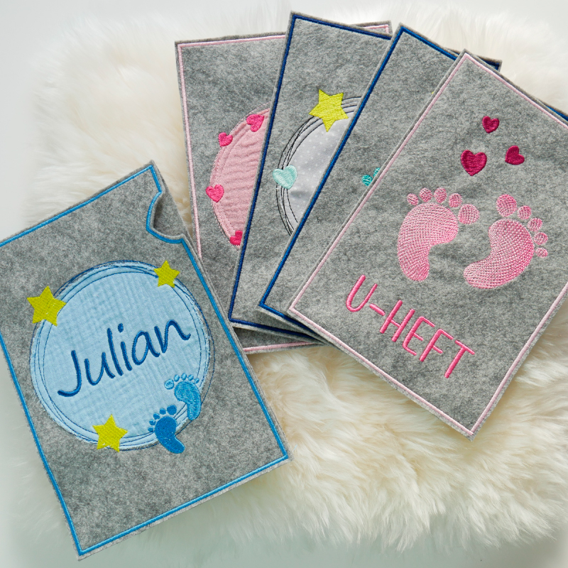 Preview: Stickdatei Set U-Heft Hüllen Blankos mit Doodle Rahmen & Babyfüßen