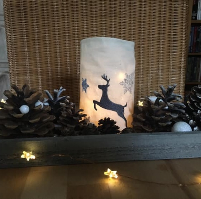 ITH winterliche Lichtbeutel in Naturbeige mit blauem Rentier und Schneeflocke