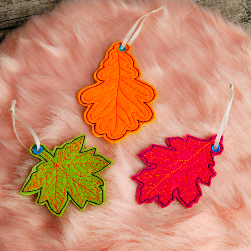 Stickdatei Set Herbstblätter inkl. ITH Anhänger Stickdatei Set Herbstblätter inkl. ITH Anhänger