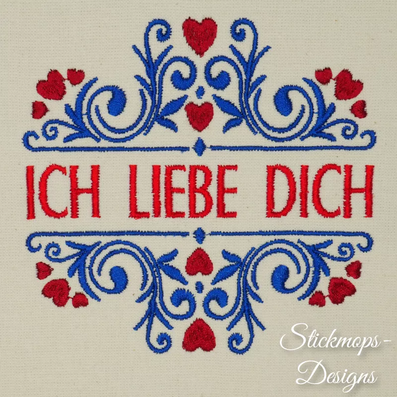 Geteiltes Ornament in Blau mit roten Herzen und Schriftzug Ich liebe dich in rot