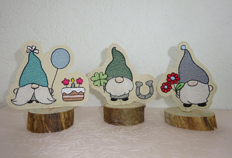 Stickdatei Set Gnom Stabdateien ITH Stabdeko verschiedene Gnome mit Kleeblatt Blume Luftballon Stickdatei Set Gnom Stabdateien ITH Stabdeko verschiedene Gnome mit Kleeblatt Blume Luftballon