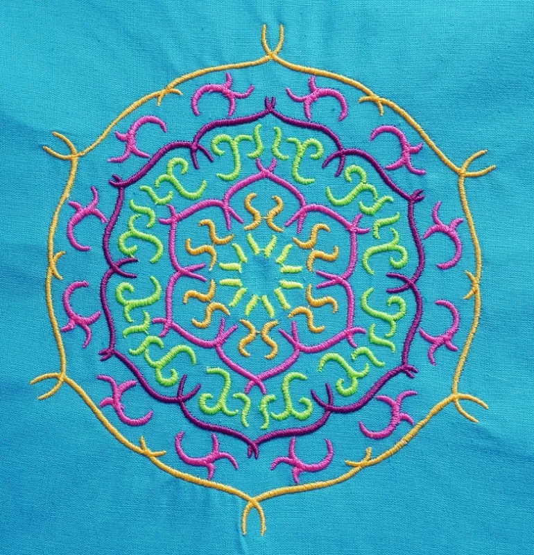 Stickdatei Set Summer Flowers & Mandalas (div. Größen) Stickdatei Set Summer Flowers & Mandalas (div. Größen)