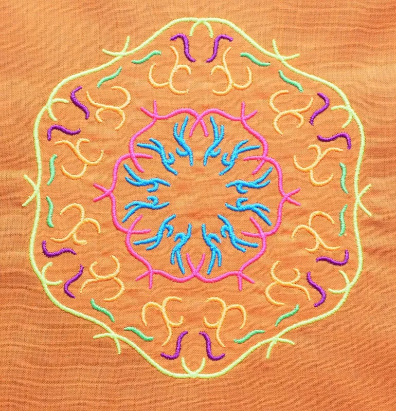 Stickdatei Set Summer Flowers & Mandalas (div. Größen) Stickdatei Set Summer Flowers & Mandalas (div. Größen)