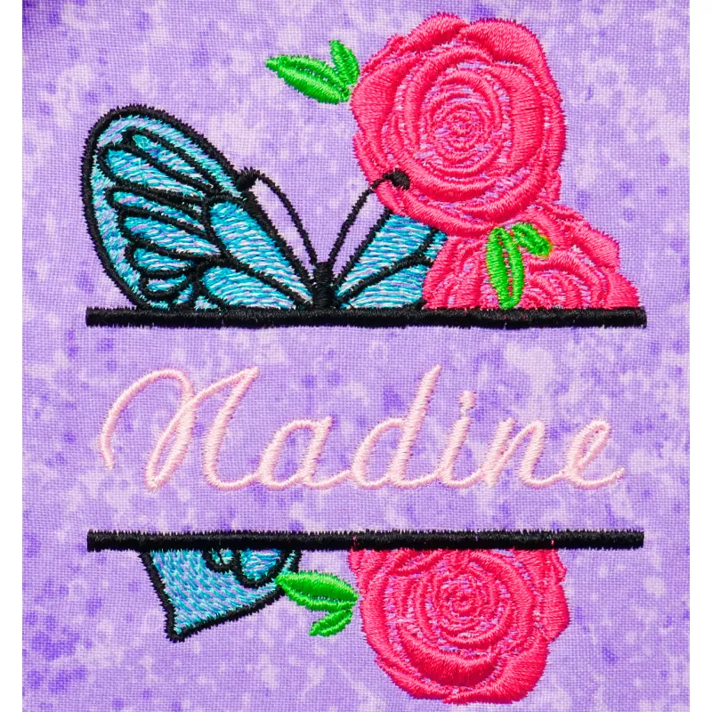Monogramm Stickdatei mit Schmetterlingsmotiv und Rosen.