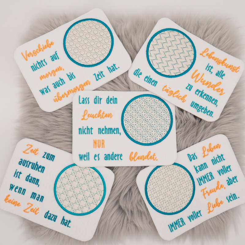 Stickdatei Set ITH Mugrugs mit Sprüchen & Coaster